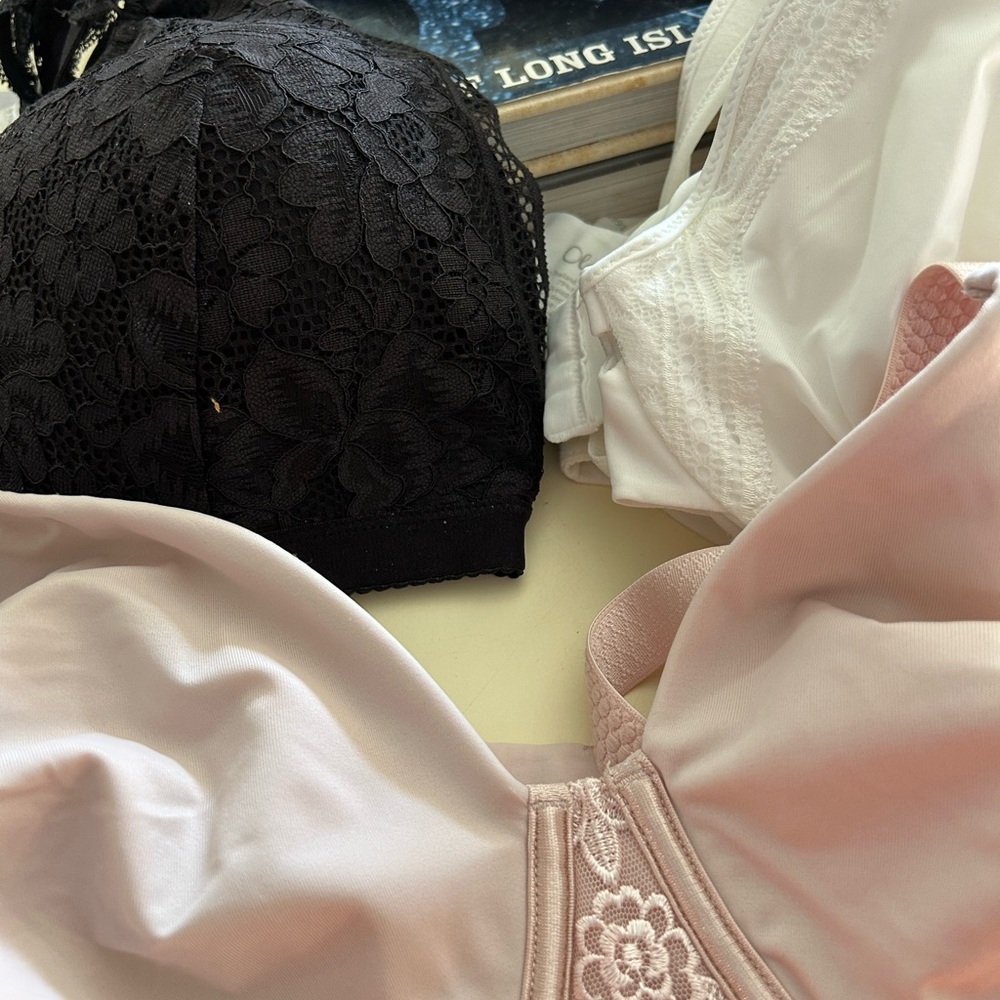 Lace and Satin Lingerie Set - Black and Pink 5 assorted bras. New